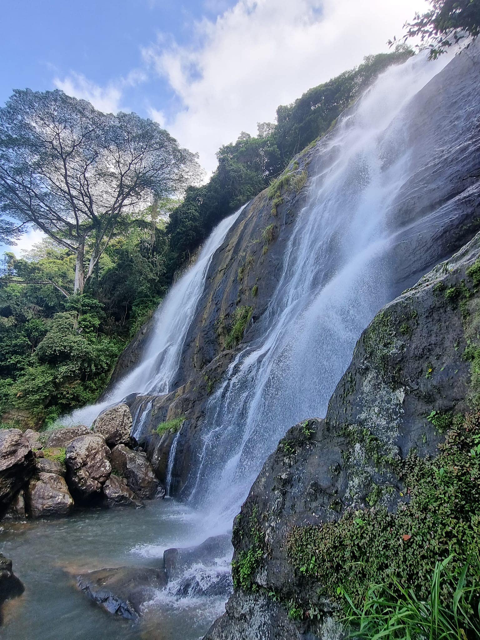 Hunas Falls Waterfall in Matale