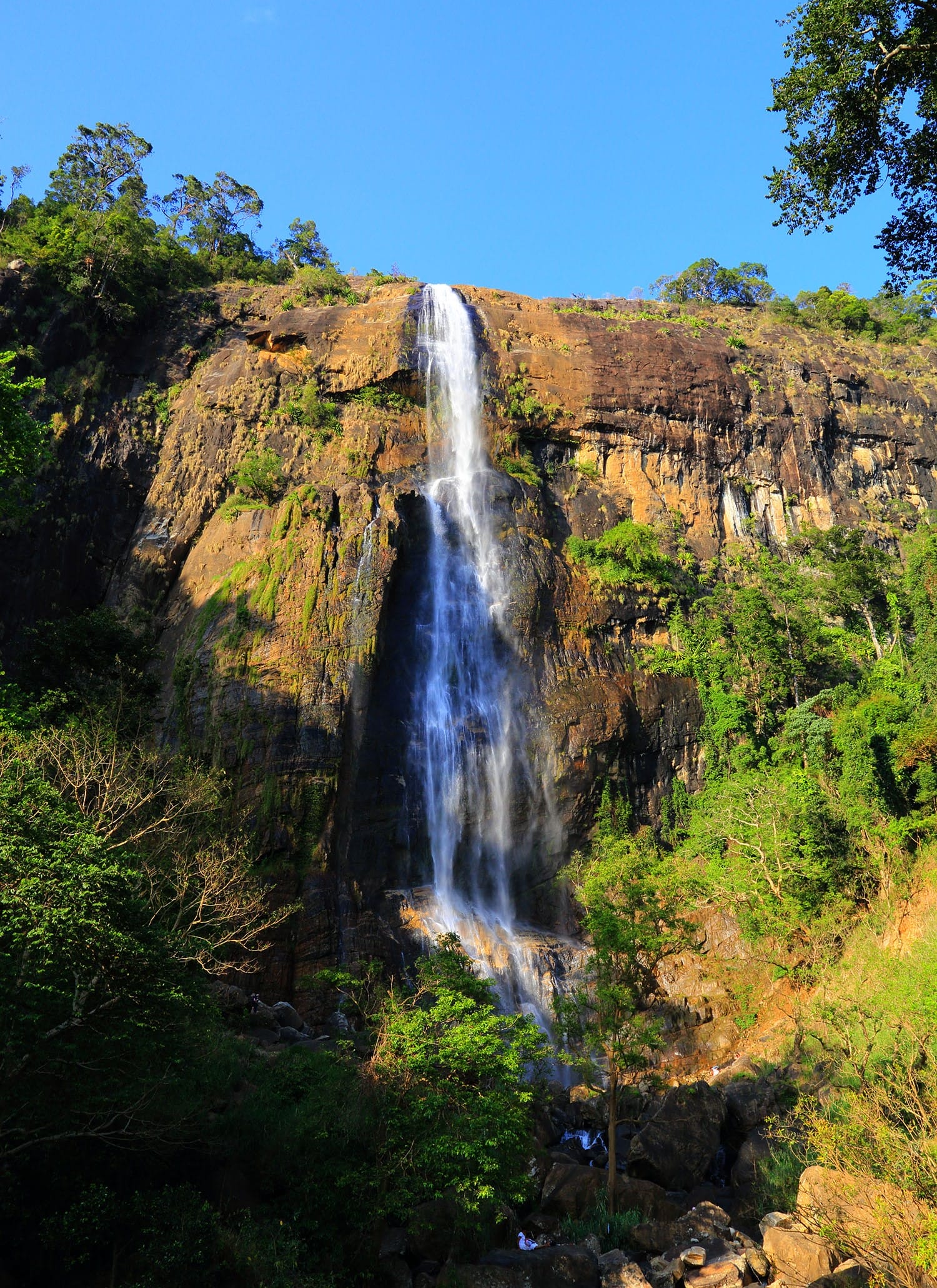 Diyaluma Falls Waterfall in Koslanda