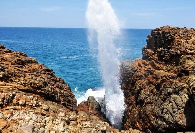 Hummanaya Blowhole in Dickwella