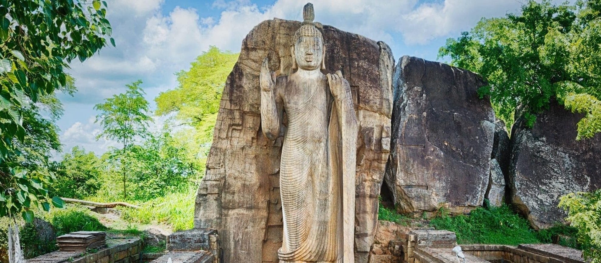 Avukana Buddha Statue
