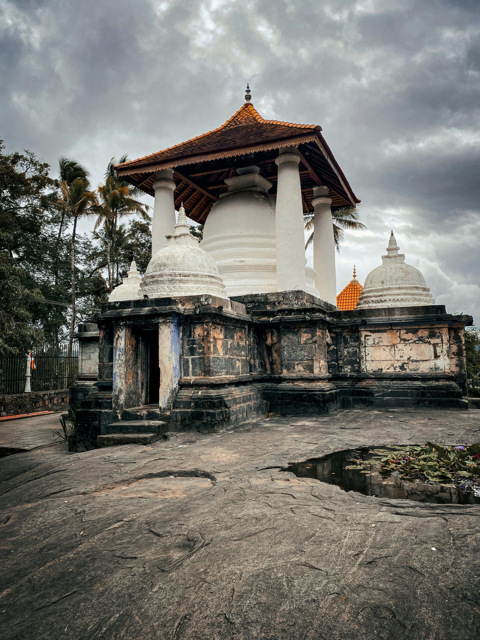 Gadaladeniya Temple