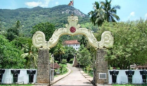Aluvihare Rock Cave Temple in Matale: Unveiling Ancient Wisdom and Spiritual Serenity