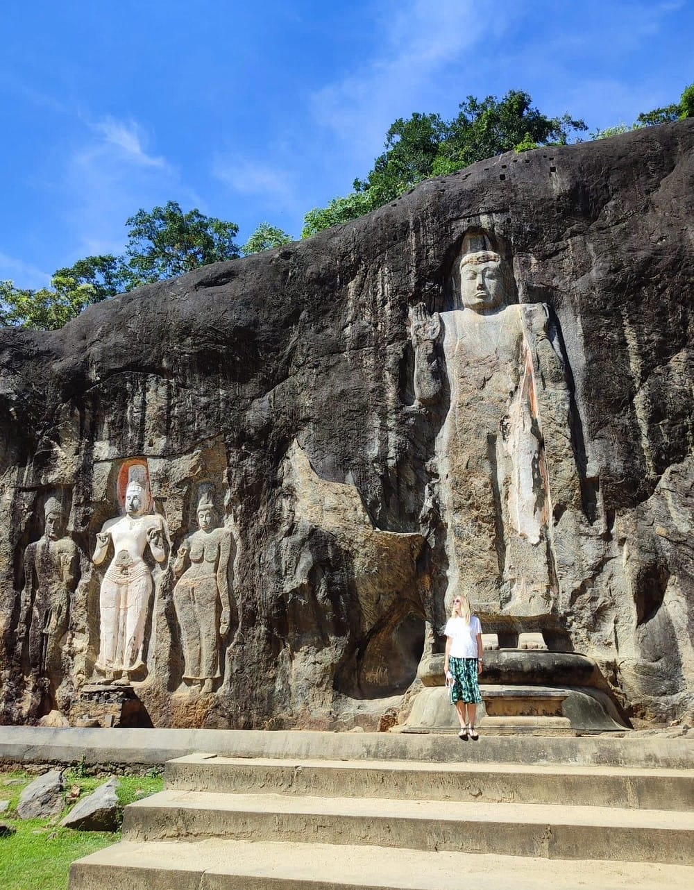Unveiling the Magnificent Buduruwagala Buddha Statue