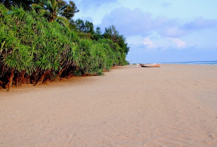 Golden-Beach-Trincomalee