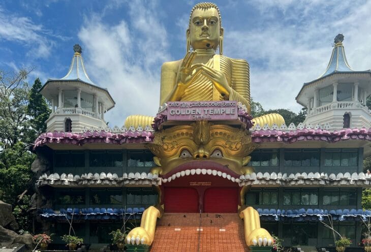 Golden-Temple-Dambulla